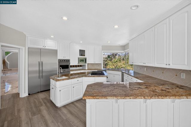 73 Blackhawk Club Ct, Danville, CA 94506