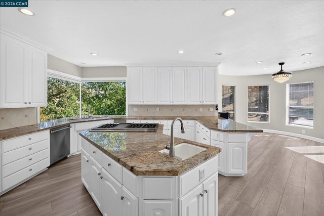 73 Blackhawk Club Ct, Danville, CA 94506
