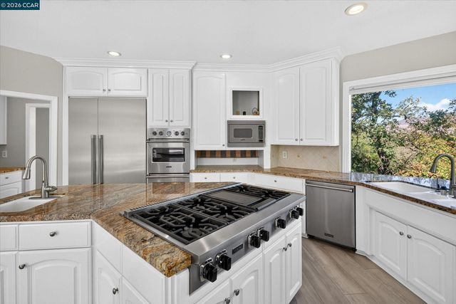 73 Blackhawk Club Ct, Danville, CA 94506