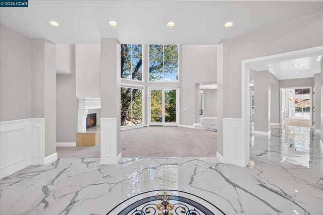 73 Blackhawk Club Ct, Danville, CA 94506