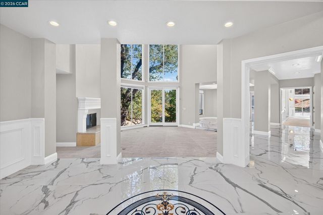 73 Blackhawk Club Ct, Danville, CA 94506