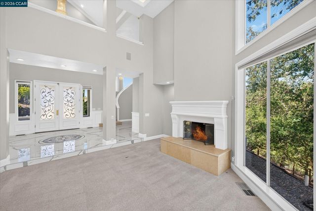 73 Blackhawk Club Ct, Danville, CA 94506