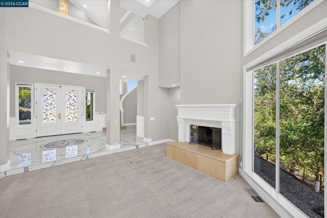 73 Blackhawk Club Ct, Danville, CA 94506