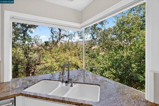 73 Blackhawk Club Ct, Danville, CA 94506