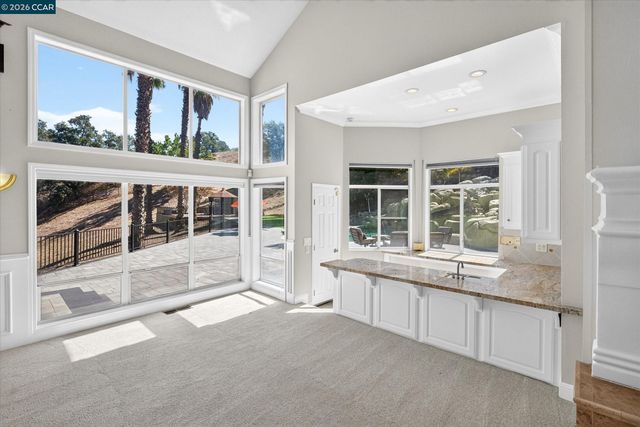 73 Blackhawk Club Ct, Danville, CA 94506