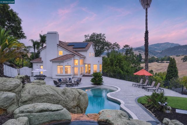 73 Blackhawk Club Ct, Danville, CA 94506