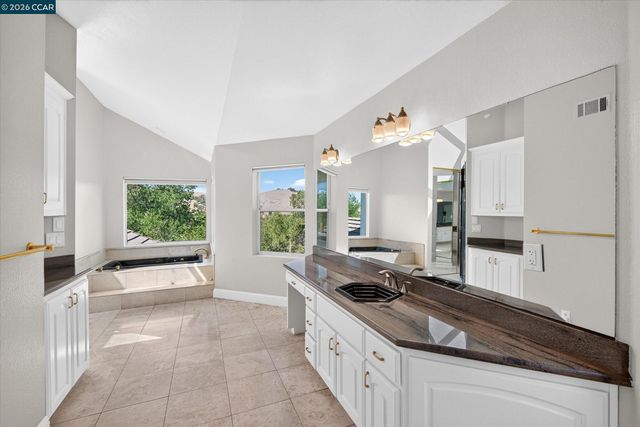 73 Blackhawk Club Ct, Danville, CA 94506