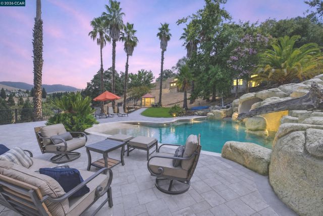 73 Blackhawk Club Ct, Danville, CA 94506