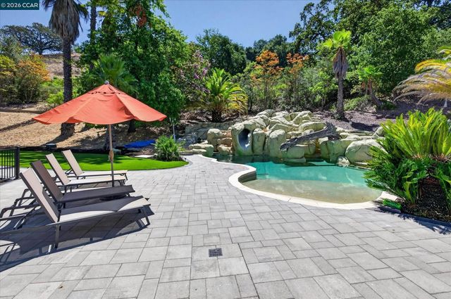 73 Blackhawk Club Ct, Danville, CA 94506
