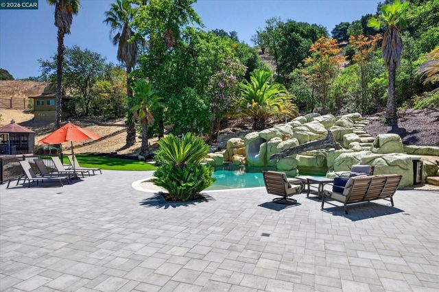 73 Blackhawk Club Ct, Danville, CA 94506