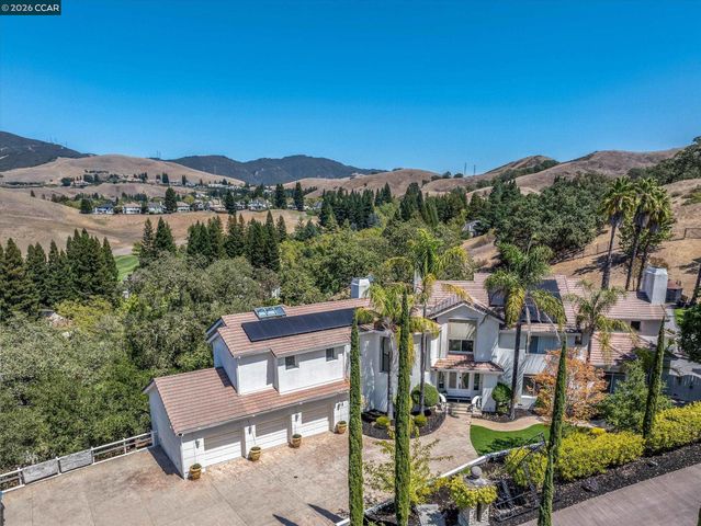 73 Blackhawk Club Ct, Danville, CA 94506