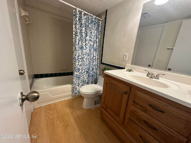 4310 PLAZA GATE Lane S 202, Jacksonville, FL 32217