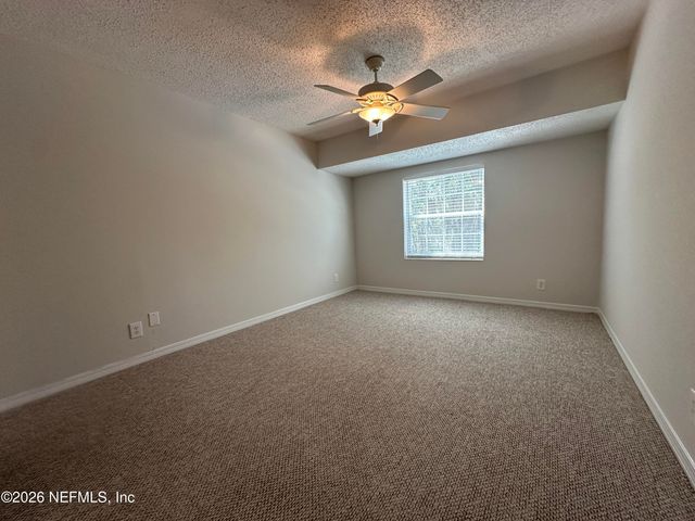 4310 PLAZA GATE Lane S 202, Jacksonville, FL 32217