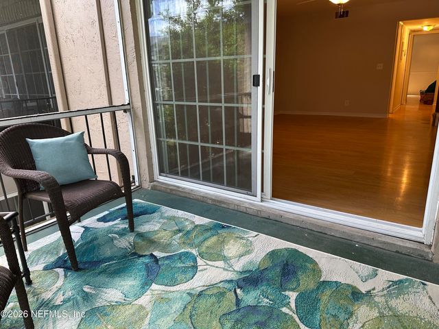 4310 PLAZA GATE Lane S 202, Jacksonville, FL 32217