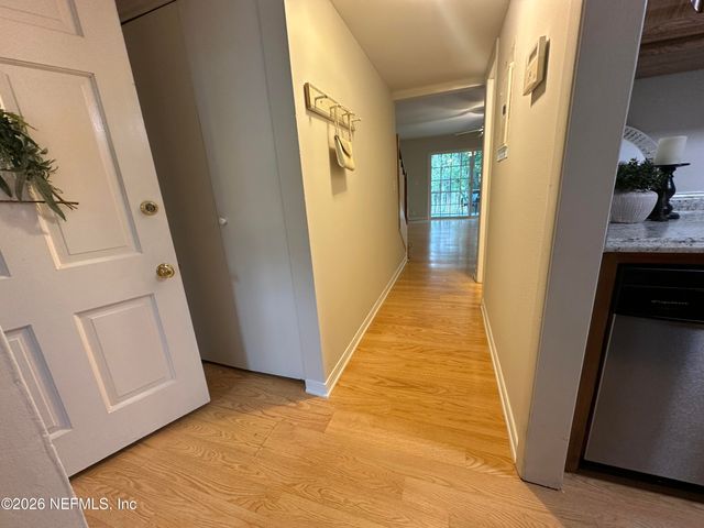 4310 PLAZA GATE Lane S 202, Jacksonville, FL 32217