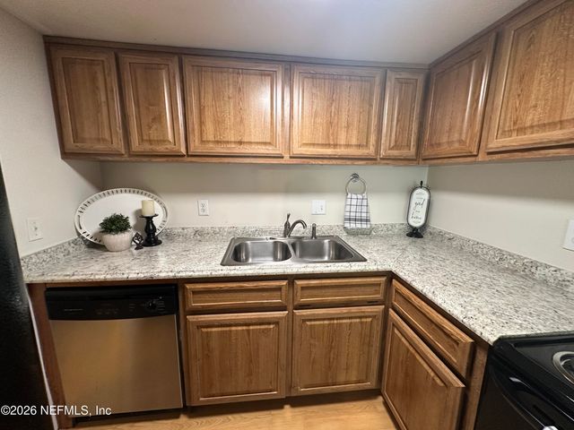 4310 PLAZA GATE Lane S 202, Jacksonville, FL 32217