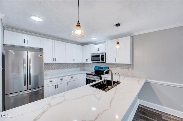 429 Lands End Road, Fayetteville, NC 28314