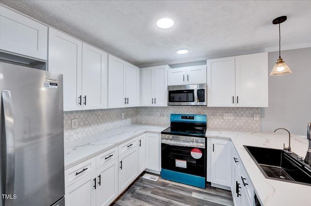 429 Lands End Road, Fayetteville, NC 28314