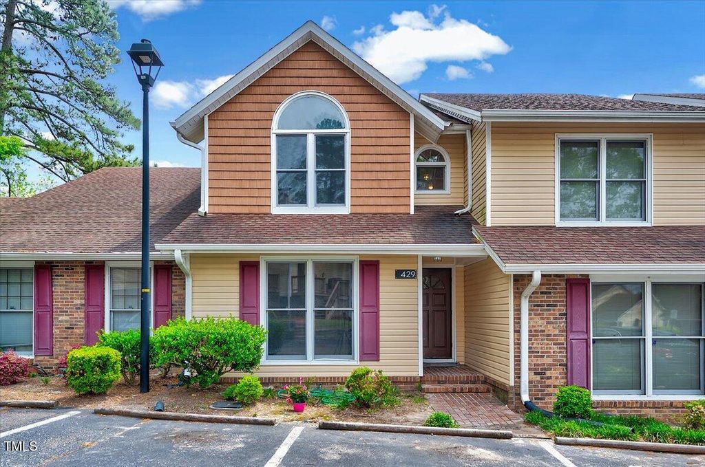 429 Lands End Road, Fayetteville, NC 28314
