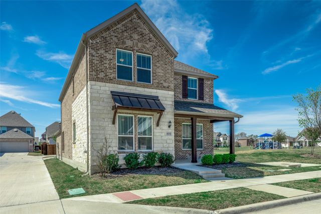 8715 Royal Star Road, Rowlett, TX 75089