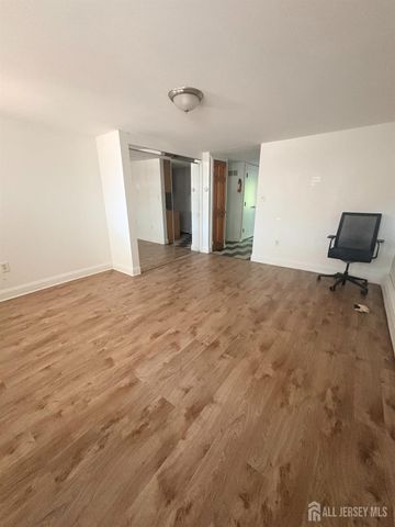 661 Catherine Street 1C, Perth Amboy, NJ 08861