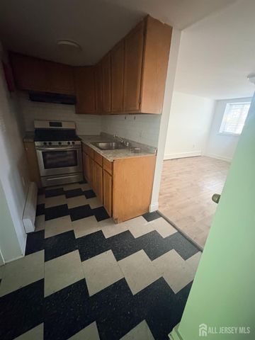 661 Catherine Street 1C, Perth Amboy, NJ 08861