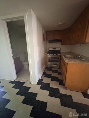 661 Catherine Street 1C, Perth Amboy, NJ 08861