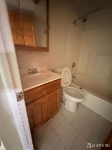 661 Catherine Street 1C, Perth Amboy, NJ 08861