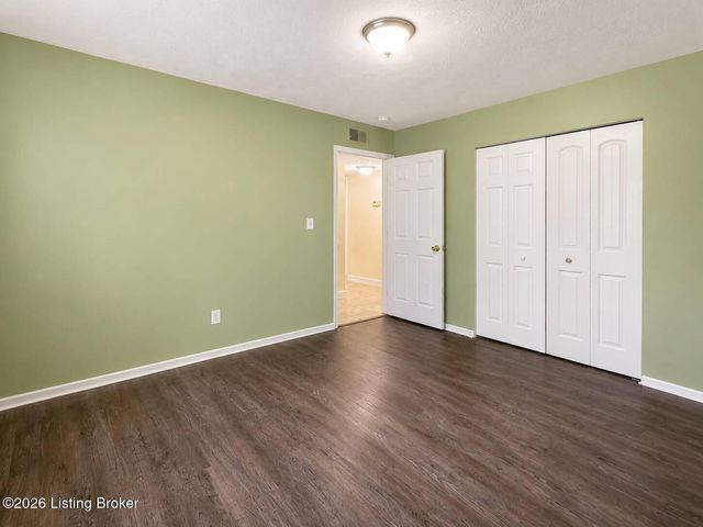 5337 Logwood Ave, Louisville, KY 40272