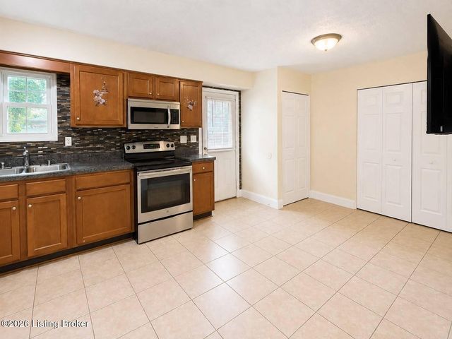 5337 Logwood Ave, Louisville, KY 40272