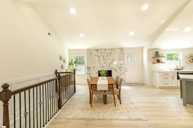300 Hermitage Road, Greenville, SC 29615