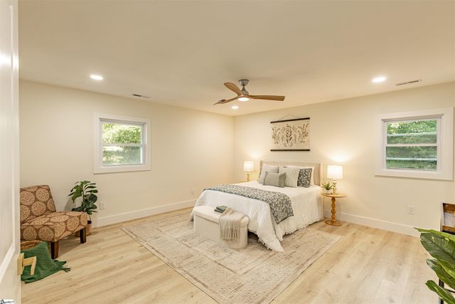 300 Hermitage Road, Greenville, SC 29615