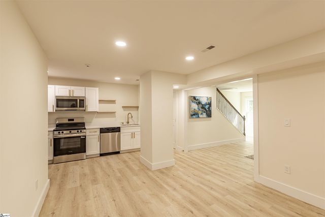 300 Hermitage Road, Greenville, SC 29615