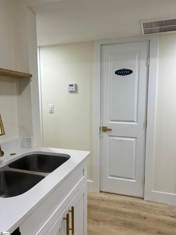 300 Hermitage Road, Greenville, SC 29615