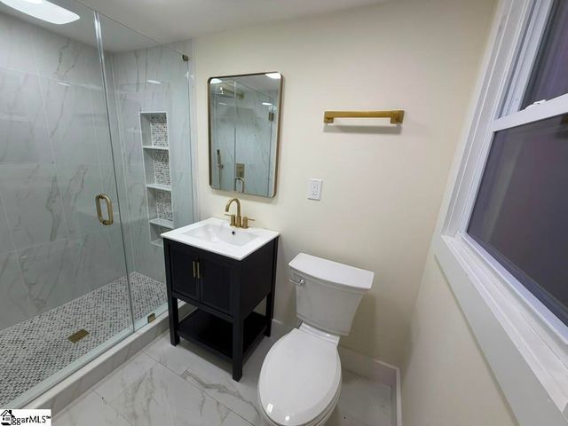 300 Hermitage Road, Greenville, SC 29615