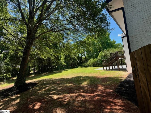 300 Hermitage Road, Greenville, SC 29615