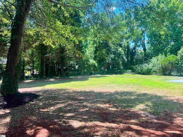 300 Hermitage Road, Greenville, SC 29615