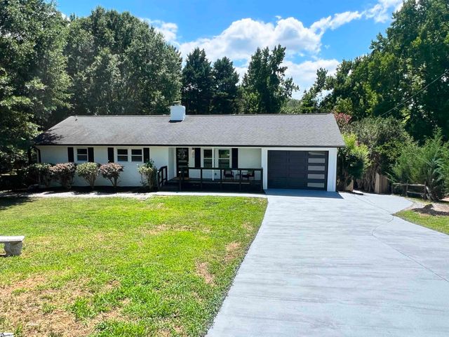 300 Hermitage Road, Greenville, SC 29615