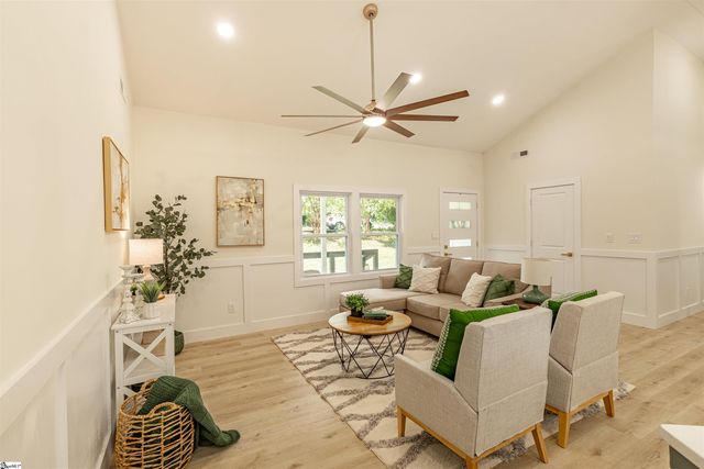 300 Hermitage Road, Greenville, SC 29615