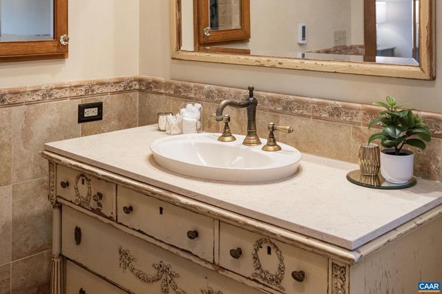 3104 EDGEWATER DR, Charlottesville, VA 22911