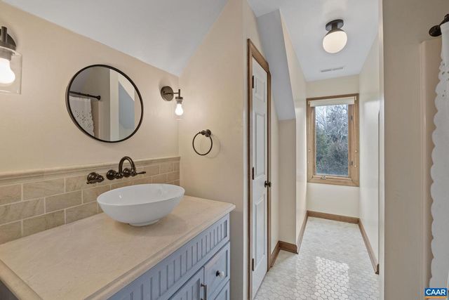 3104 EDGEWATER DR, Charlottesville, VA 22911