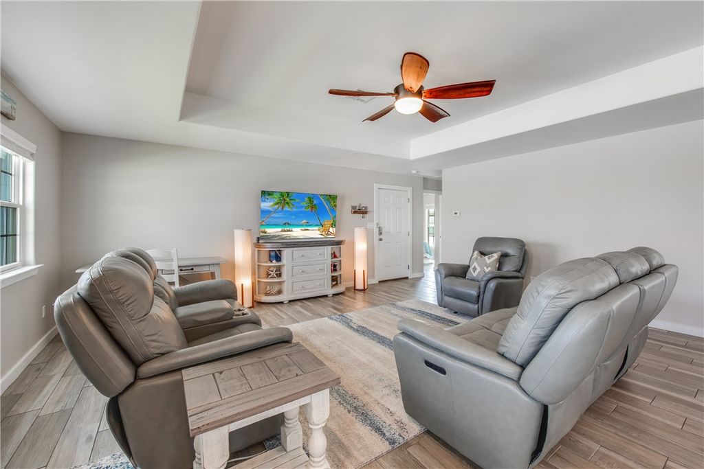 404 Chloes Way, Port Aransas, TX 78373 — photo 4