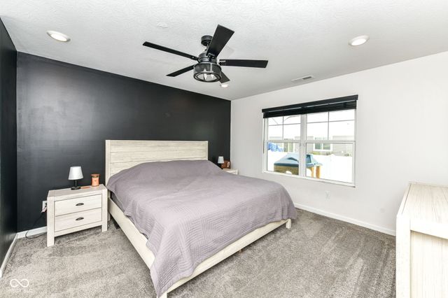 1689 N Sailboat Drive, Greenfield, IN 46140