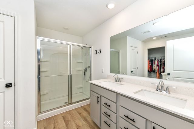 1689 N Sailboat Drive, Greenfield, IN 46140