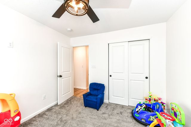 1689 N Sailboat Drive, Greenfield, IN 46140