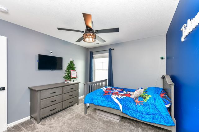 1689 N Sailboat Drive, Greenfield, IN 46140