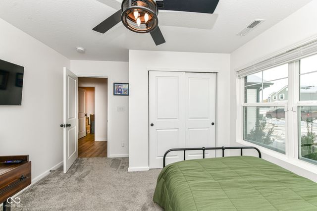 1689 N Sailboat Drive, Greenfield, IN 46140