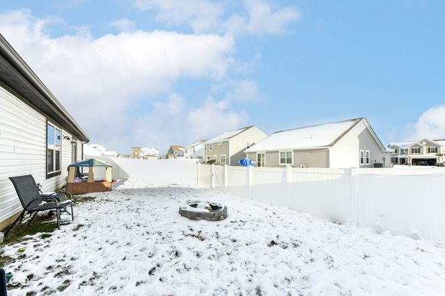 1689 N Sailboat Drive, Greenfield, IN 46140