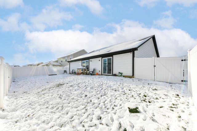 1689 N Sailboat Drive, Greenfield, IN 46140