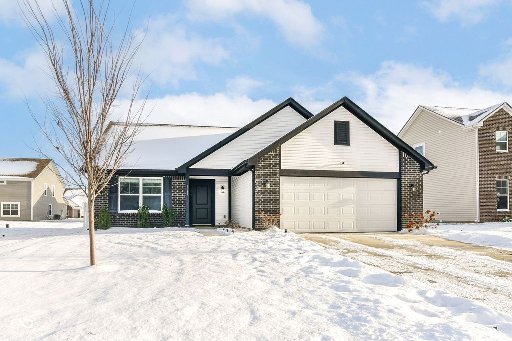 1689 N Sailboat Drive, Greenfield, IN 46140